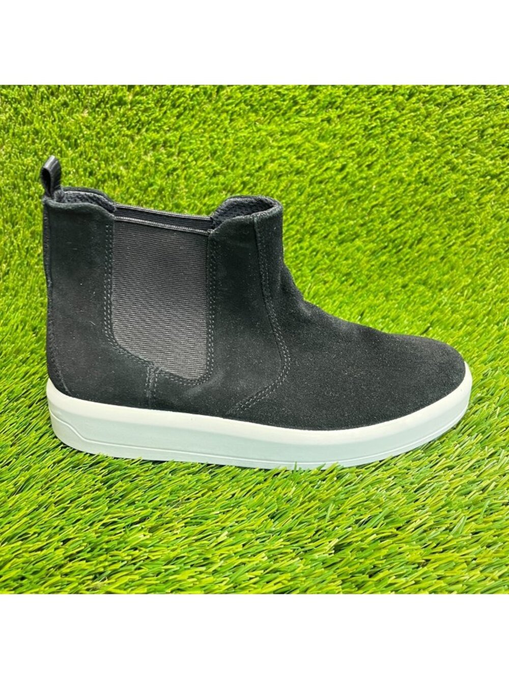Ecco Soft 9 II Womens Size 6-6.5 Black Casual Classic Chelsea Suede Boots Shoes